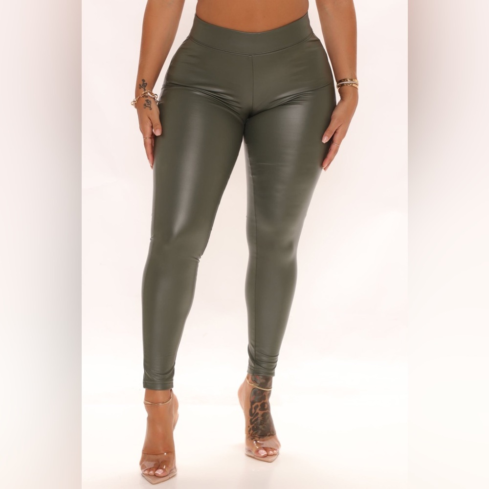 FASHION NOVA OLIVE FAUX LEATHER LEGGINGS (XL)